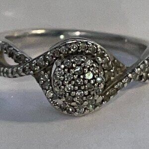 Sterling Silver Pavé Cluster Ring Split Shank Clear Stones Size 7